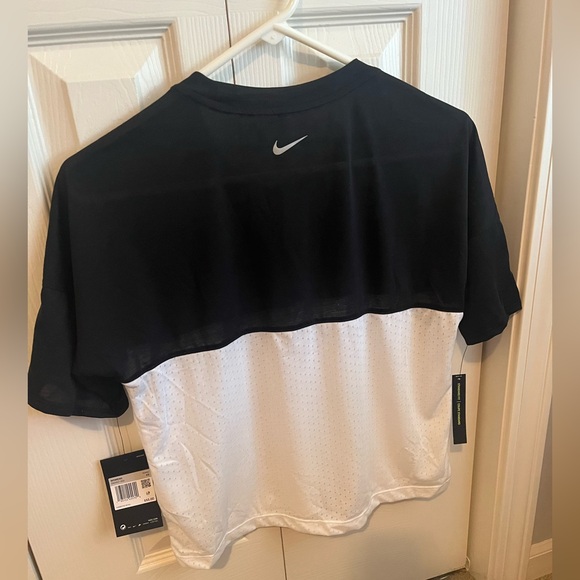 NWT Nike Just Do It Cropped Tee - Picture 2 of 4